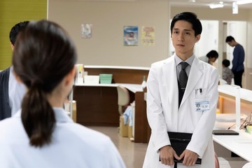 「Re:リベンジ」初回、錦戸亮＆芳根京子が予告でキス スピード展開に視聴者混乱「裏切り者？」「怪しい」 画像