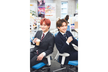 美 少年・那須雄登＆浮所飛貴「2人がもしも同期だったら」スーツ姿披露 シンメならではの質問・恋愛観に迫る 画像