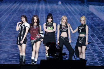 LE SSERAFIM、熱いファンからの歓声止まず 個性的ファッションにも注目【Weverse Con Festival】 画像