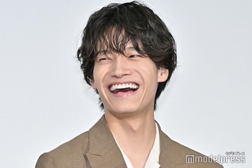 Aぇ! group佐野晶哉、“大先輩”平泉成に感謝「出会えて人生が何倍も何十倍も豊かになりました」【明日を綴る写真館】 画像