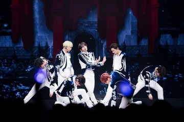 ENHYPEN、9ヶ月ぶり日本単独公演でサプライズ続々 NI-KIの“気遣いの言葉”にファン感涙「足も痛いと思うのに…」【‘FATE PLUS’ IN JAPAN 初日レポート】 画像