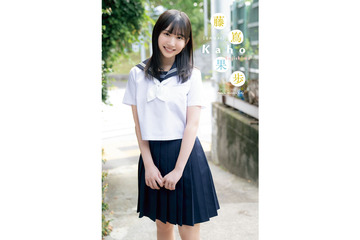 日向坂46藤嶌果歩、セーラー服からスラリ美脚披露 画像