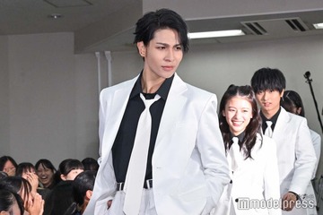 Snow Manラウール、出口夏希らと高校にサプライズ登場 挫折経験明かす「運命だったよって気持ちで」【赤羽骨子のボディガード】 画像