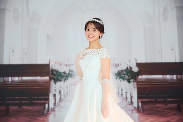 飯沼愛、人生初ウェディングドレス姿披露 美デコルテ輝く「こんなに早く叶うとは」【南くんが恋人！？】 画像