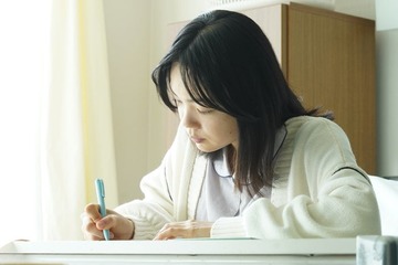 「海のはじまり」弥生(有村架純)のノート・水季(古川琴音)の手紙、“共通の言葉”が話題「対比に涙が溢れた」 画像