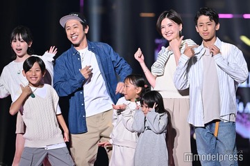 カジサックファミリー、ヨメサック&モデルデビューの長女・梶原叶渚ら家族全員集結 ジュエリー身につけランウェイ【TGC 2024 A/W】 画像