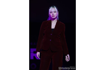 「Breaking Down」ジョリー元美人マネージャー・清水ユリ、美谷間ちらり 圧倒スタイルで会場魅了【STARRZ TOKYO】 画像