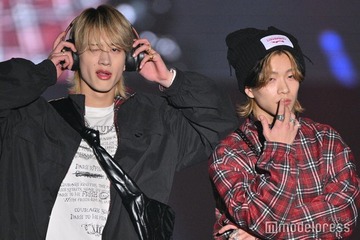 もーりーしゅーと、“肩コツン”が可愛い 遊び心溢れるクールなランウェイ【TGC北九州2024】 画像