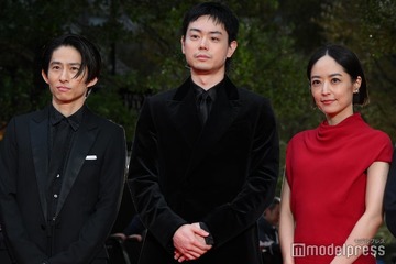 三宅健、井上真央をエスコート 菅田将暉はベロアジャケットでシックに【第37回東京国際映画祭】 画像