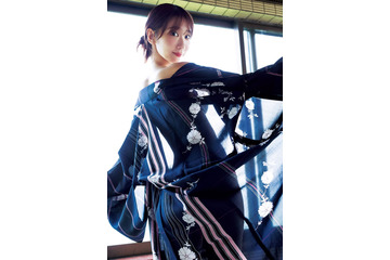柏木由紀、美ボディ際立つ入浴ショット＆浴衣姿披露「ヤンジャン」表紙登場 画像