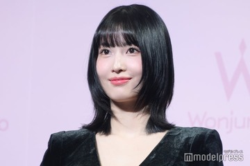 TWICEモモ、美腹筋際立つ私服姿披露「バキバキ」「筋肉まで美しい」と反響 画像