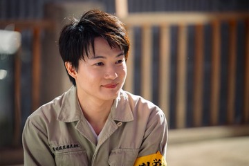 【海に眠るダイヤモンド 第4話】鉄平、朝子が気になり浮き足立つ 玲央にある疑惑浮上 画像