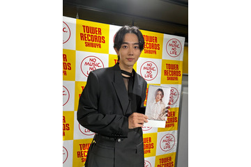 駒木根葵汰、“敢えて残したかった”髪色でカレンダー撮影 2025年は「視野を広げてより挑戦的に」 画像