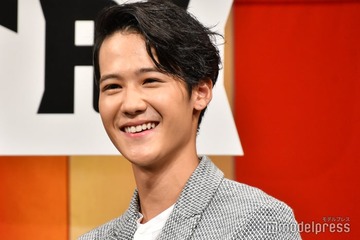 葉山奨之、赤ちゃんを抱く最新ショット公開「素敵なパパの顔」「絶対優しいお父さん」の声 画像