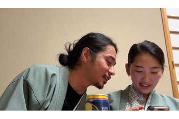 東出昌大、夫婦揃ってのメディア初出演 11歳年下妻との関係性明かす 画像