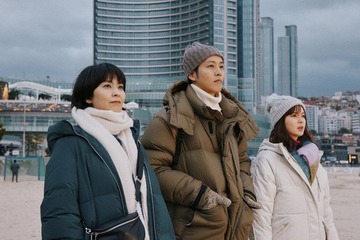 松たか子・多部未華子・松坂桃李「スロウトレイン」“3姉弟”誕生秘話 俳優陣の力を感じた撮影裏側に迫る【脚本家・野木亜紀子氏×監督・土井裕泰氏インタビュー後編】 画像