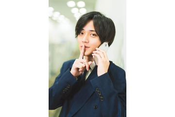 King ＆ Prince永瀬廉と“社内レンアイ”気分 仕事・恋愛観・交友関係…50の質問も掲載 画像