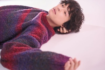 SixTONES松村北斗、ソロとグループ活動の違いとは「美人百花」初登場で特別版表紙に 画像