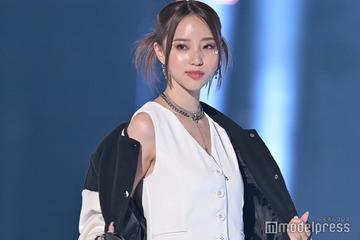 中町綾、美谷間＆くびれ際立つ黒ビキニ姿に反響「セクシー」「最高のスタイル」の声 画像