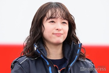 清野菜名ら、消防車でサプライズ登場 横浜消防局・出初め式で2025年の目標を明かす【１１９エマージェンシーコール】 画像