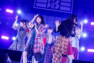 第3期BiS、解散ライブで5年半の活動に幕「今日ほど時間が惜しい日はないです」割れんばかりの歓声上がる 【Finale of third BiS】 画像