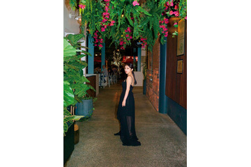 卒業発表の乃木坂46与田祐希「逃げ水」衣装・黒ドレス…3rd写真集裏表紙カット4種解禁 パネル展テーマも発表【ヨーダ】 画像