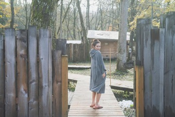 岡田結実、7年ぶりフォトブック決定 サウナショット＆凛とした表情で魅せる 画像