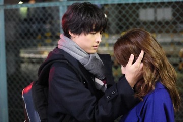「アンサンブル」初回 真戸原（松村北斗）、瀬奈（川口春奈）への“30秒セリフなし”胸キュン行動に「いきなり」「ドラマチック」と視聴者悶絶 画像