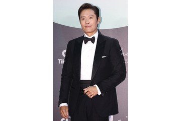 河田直也アナ、イ・ビョンホンとの若き日のそっくり2ショット公開「本人公認すごい」「似てる」の声 画像