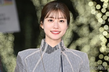 生見愛瑠、美脚際立つミニ丈コーデ 冬の装いに「日常感かわいい」「スタイル抜群」の声 画像