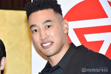 関口メンディー、結婚発表に祝福続々 直筆署名にも注目集まる「素敵」「かっこいい」 画像