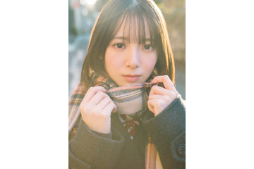 日向坂46渡辺莉奈、制服×チェックマフラーで“王道ヒロイン”に「週プレ」グラビア登場 画像