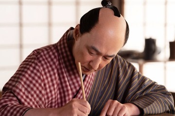 大河「べらぼう」“白塗り”人気芸人が素顔で登場「イケメン」「全然気づかなかった」 画像