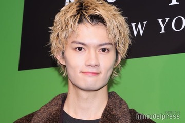 M!LK佐野勇斗、街中でSnow Man目黒蓮発見？“遭遇ショット”が話題「微笑ましい」「愛が深い」 画像