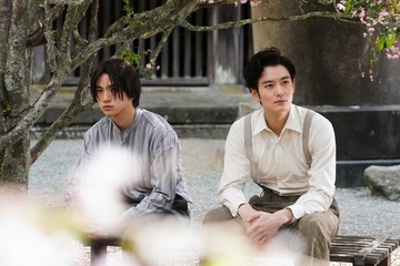 木戸大聖＆岡田将生、危険な色気溢れる新カット解禁 艶やかな男たちを熱演【ゆきてかへらぬ】 画像