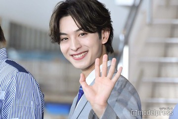 FANTASTICS木村慧人、“佐藤大樹が企画＆構成”新雑誌でまさかの姿に「可愛すぎる」「バブみ完璧」と反響 画像