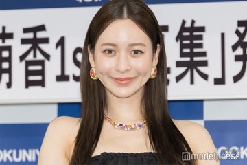 野崎萌香、結婚予定に言及 大胆スリットからSEXY美脚披露【jealousy】 画像