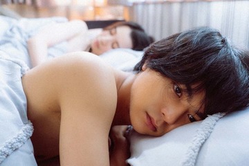 timelesz佐藤勝利＆高石あかり、衝撃展開にトレンド入りの反響 “過酷さ描く”新場面写真も解禁【アポロの歌】 画像