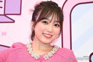 矢吹奈子、赤リップ×オフショルで雰囲気ガラリ「大人の色気」「美しい」絶賛の声 画像