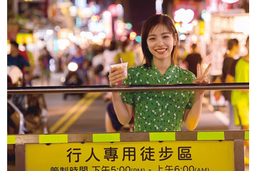 當真あみ、台湾高雄の夜市で笑顔 1st写真集先行カット解禁【Ami】 画像