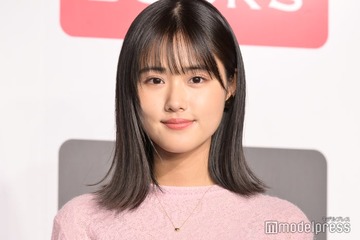 原菜乃華、母とお出かけ 極ミニ丈×黒タイツで圧巻の脚線美披露「抜群スタイル」「いつもと雰囲気違う」 画像