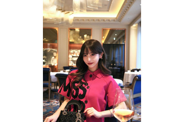 人気YouTuber・Rちゃん、母＆3姉妹で撮影した家族ショット公開「全員オシャレ」「素敵な写真」と反響続々 画像