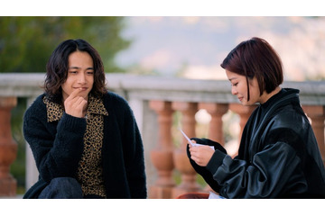 Netflix新恋リア「オフライン ラブ」小泉今日子＆令和ロマンが太鼓判押す2人 年上女子＆年下男子がプロヴァンス巡るロマンチックデートへ 画像