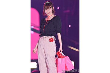 「おむすび」ギャル役話題・岡本夏美、ポニーテール姿で可憐オーラ放つ【TGC2025S/S】 画像