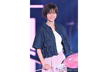 岡崎紗絵、クロストップスチラリ 春っぽコーデ披露【TGC2025S/S】 画像