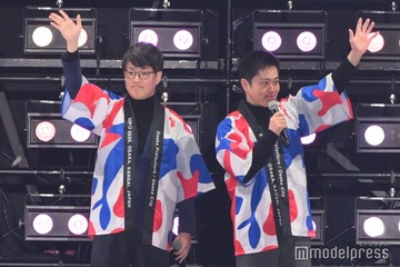 【関コレ2025S/S】吉村大阪府知事＆横山大阪市長、名前書かれたうちわ見つけ安堵 万博開催アピール「日本を盛り上げていけたらなと思います」 画像