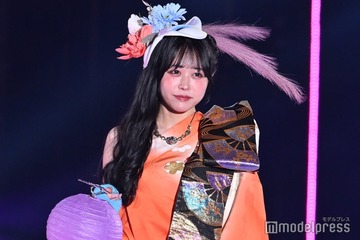 CUTIE STREET佐野愛花、ワンショルダーで美肩際立つ 着物×スニーカーが斬新【IDOL RUNWAY COLLECTION 2025】 画像