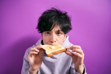 生田斗真主演「俺の話は長い」5年ぶり新作放送決定 小池栄子・清原果耶・杉野遥亮らも出演 画像