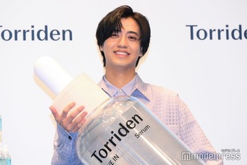 キンプリ高橋海人、スキンケアで意識していること・ルーティンは？「太陽は友達」日焼けケア語る 画像