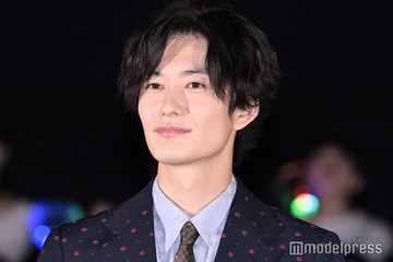岡田将生、タイの人気俳優と2ショット 世界中から反響「アジアを代表するイケメン2人」「かっこよすぎて倒れそう」 画像